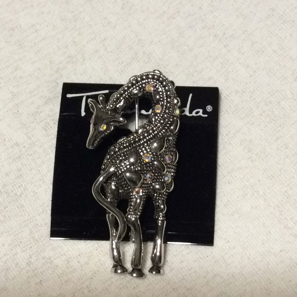 Taramanda Brooch